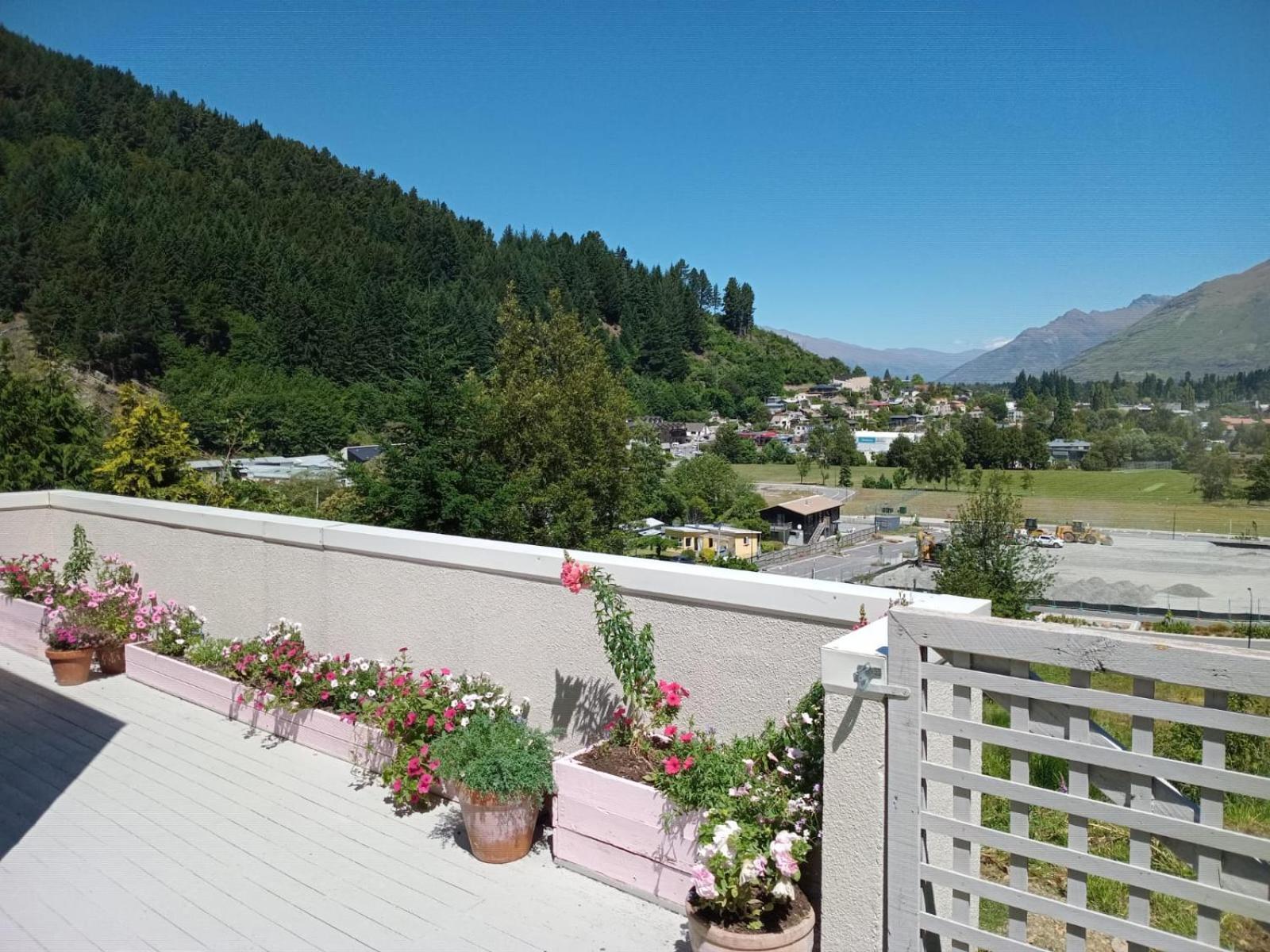 Queenstown Retreat Exterior photo